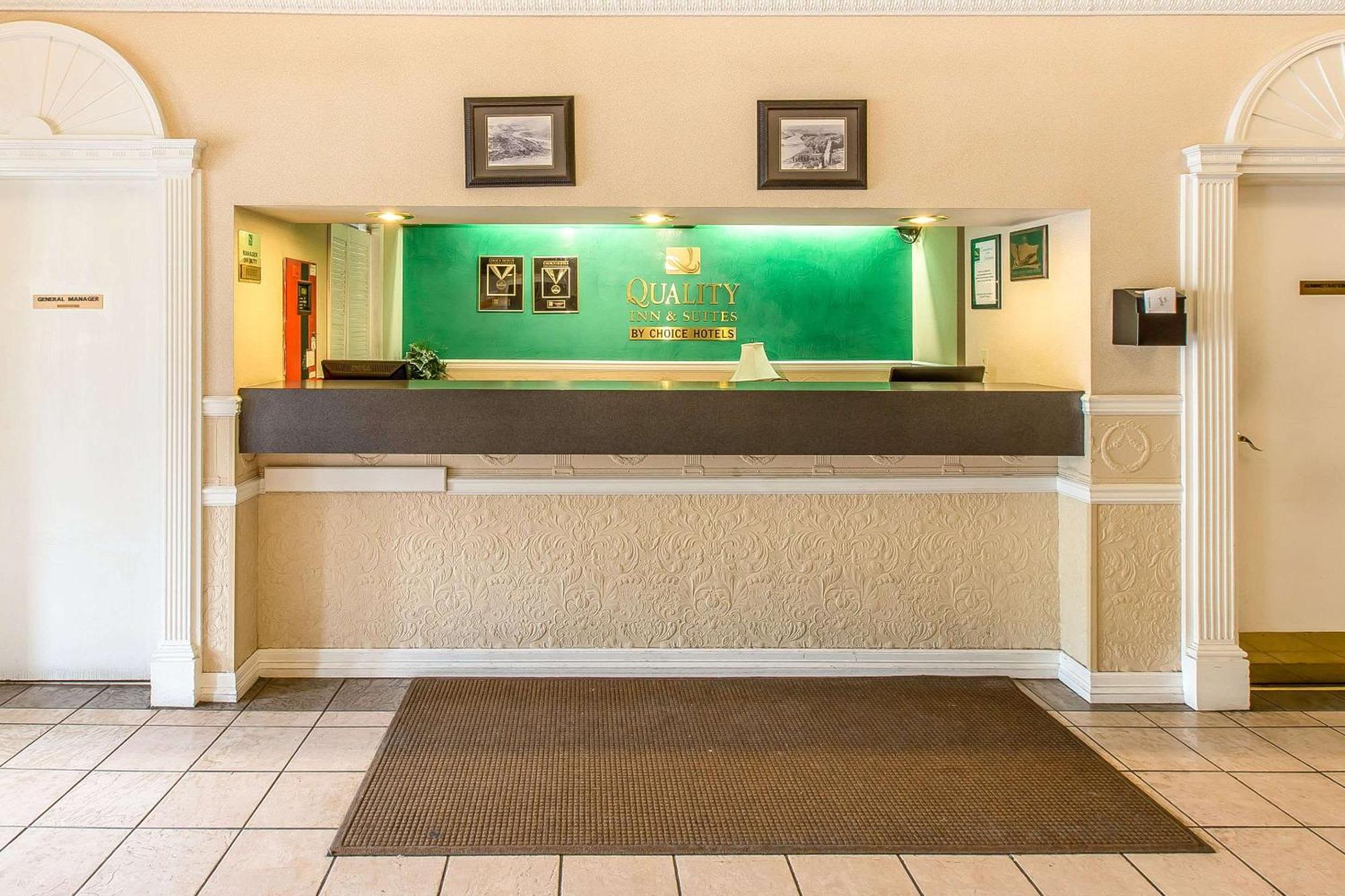 Quality Inn & Suites On The River Glenwood Springs Exteriör bild